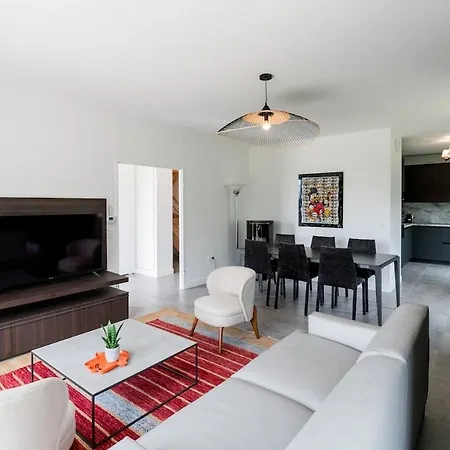 Villa House In With Magnificent Views Deauville